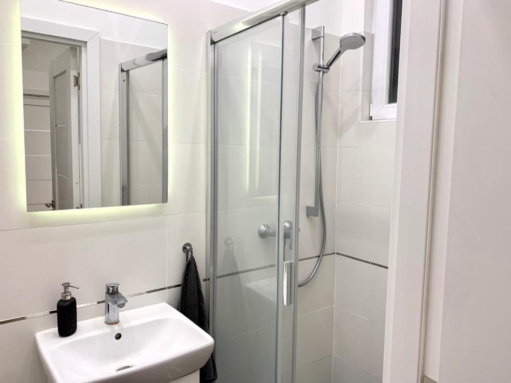 Colton Budapest Paulay Apartments Екстер'єр фото